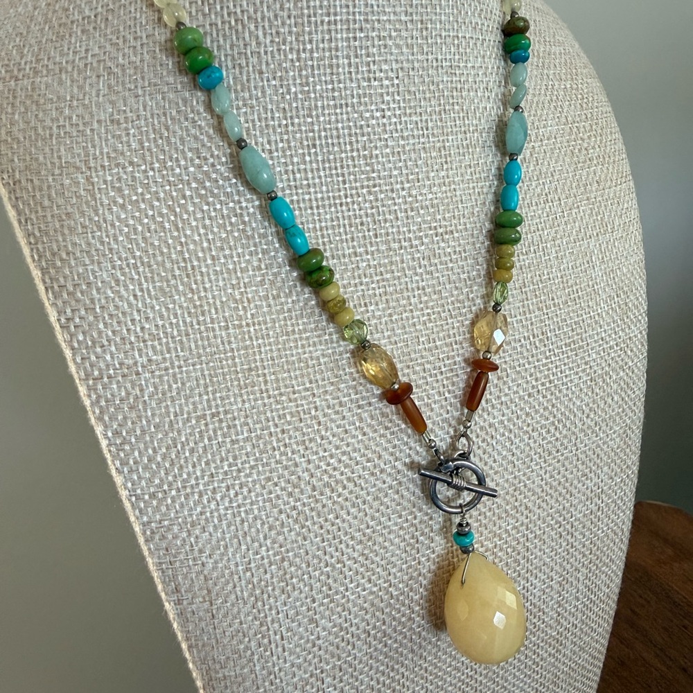 Multicolor Beaded Necklace with Yellow Pendant